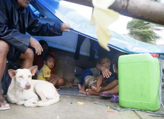 Tifón deja dos muertos y 16,000 desplazados &nbsp;&nbsp;&nbsp;