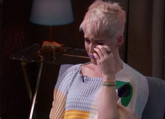 Revelación: La triste razón que obligó a la cantante Katy Perry a cambiar su look drásticamente