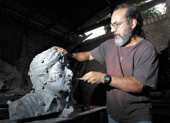 Busto en bronce perpetuará legado de Landaverde