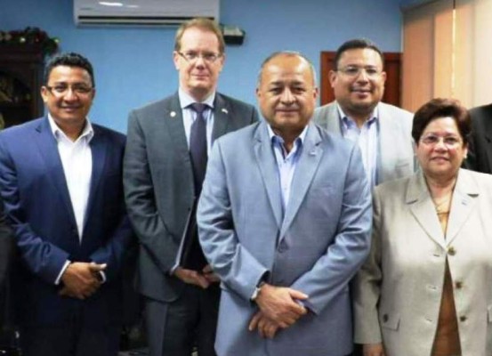 EEUU reitera 'apoyo total' a la Comisión Depuradora tras atentado contra Jorge Machado