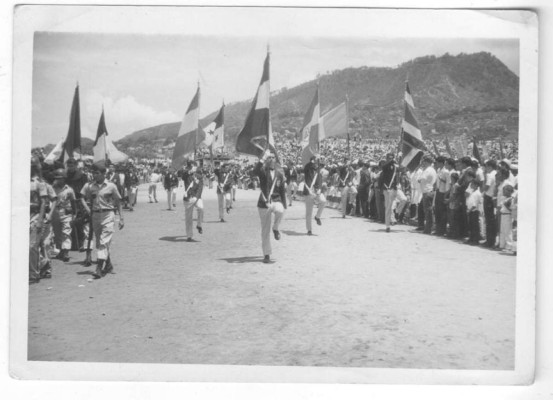 FOTOS: Así eran los desfiles patrios del 15 de septiembre en el pasado