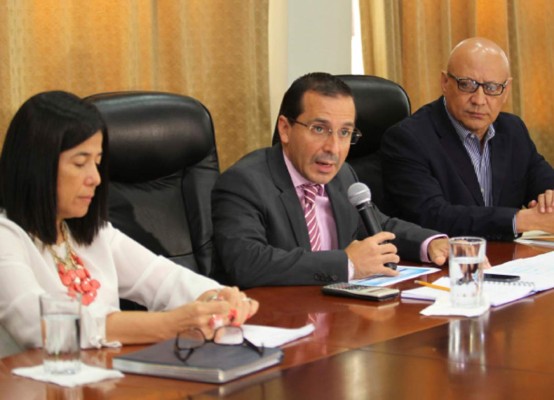 Definen metas para consolidación fiscal en 2016