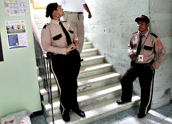 Guardias de Salud quieren intimidar a EL HERALDO