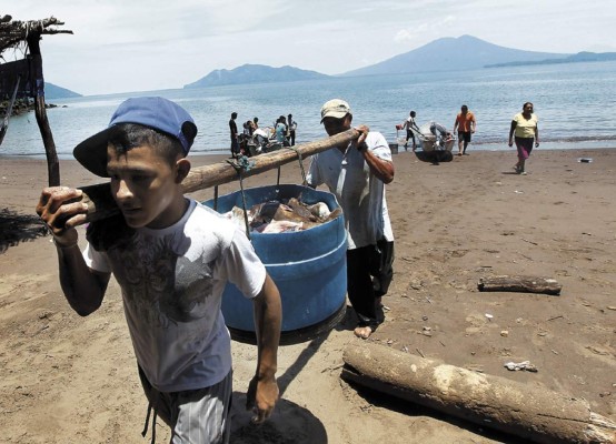 Nos tiraron la piraña tres veces, la tercera partió la lancha