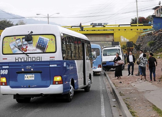 Hasta 40 minutos tarda un conductor en llegar a su destino en Tegucigalpa