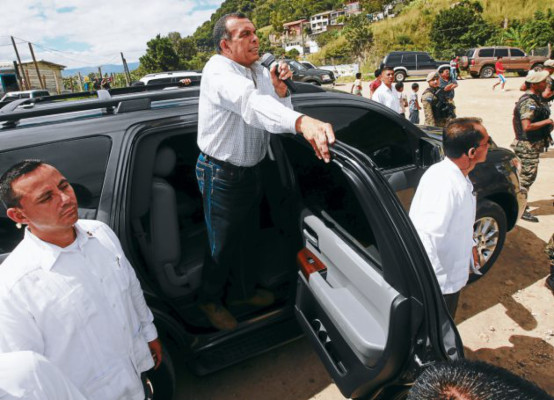 Lobo habla de ampliar decreto de depuración