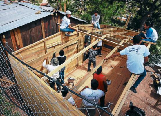 Este año la meta es construir 700 viviendas