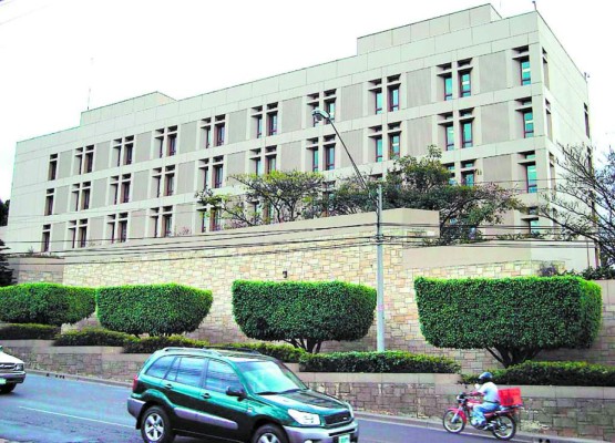 Embajada de EEUU da nombre de otro capitán de FFAA investigado por narcotráfico