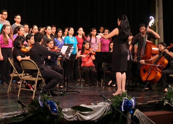 Farecoh y el Coro de Manos Blancas realizaron concierto