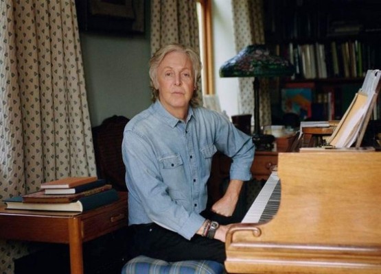 Ocho famosos que supuestamente murieron hace años y fueron sustituidos por gente idéntica a ellos (FOTOS)