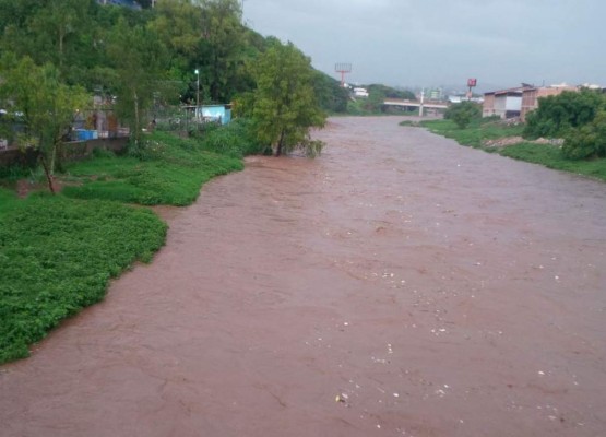 Un muerto, tres desaparecidos y 113 evacuados por lluvias en Honduras