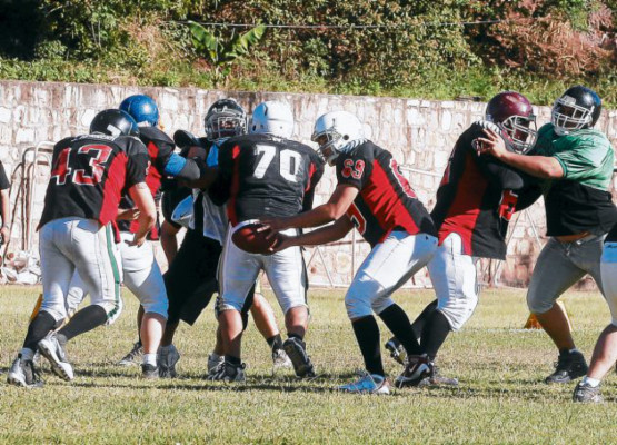 Listos los semifinalistas en el fútbol americano