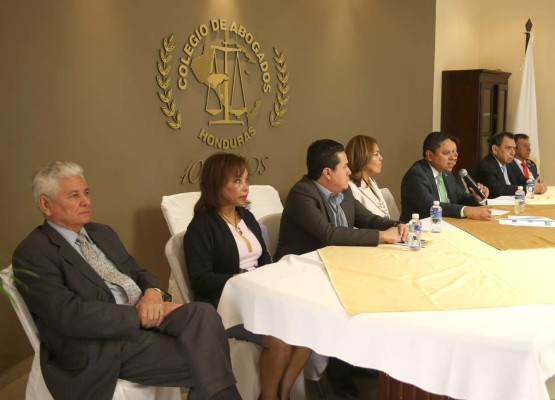 Capturan red de corrupción que desfalcó al CAH