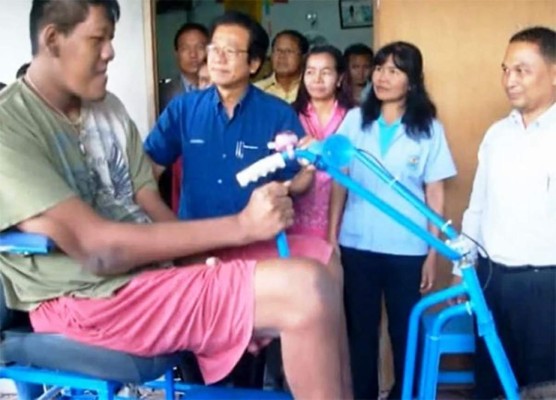 Muere el hombre más alto del mundo