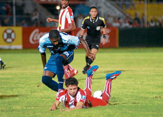 Eddie Hernández hizo justicia y rescata un punto para Motagua