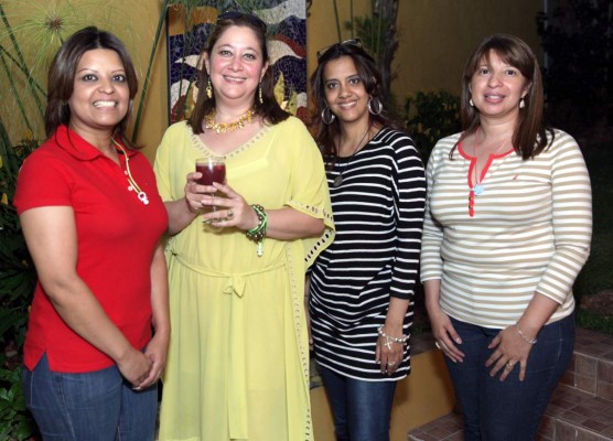 Fiesta rosa por la llegada de la cigüeña