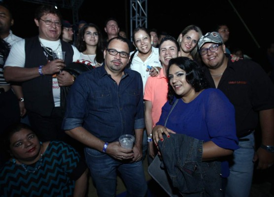 Rock, baile y diversión en la Miller Lite de Tegucigalpa