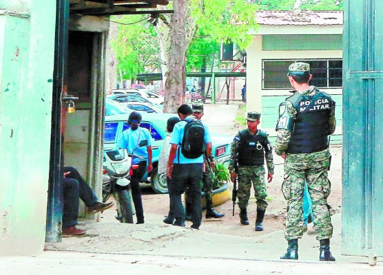 Refuerzan seguridad en colegios