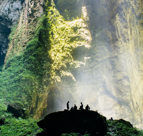 Son Doong, la cueva más grande del mundo con un paisaje espectacular y clima propio