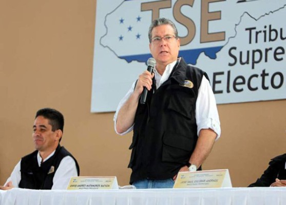 400 renuncias de tres partidos contabiliza el Tribunal Supremo Electoral