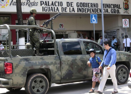 Sicarios admiten haber asesinado a 17 estudiantes de una normal