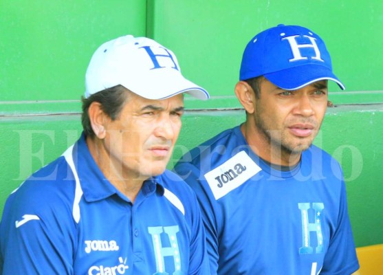 Apretada agenda de vuelos y entrenos esperan a Jorge Luis Pinto