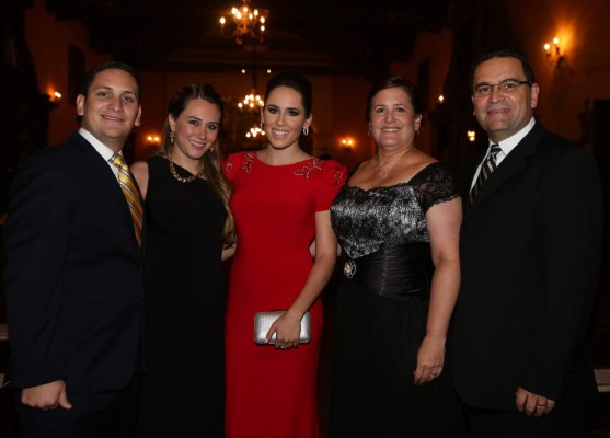 Juan y Ankie protagonizaron una romántica velada nupcial