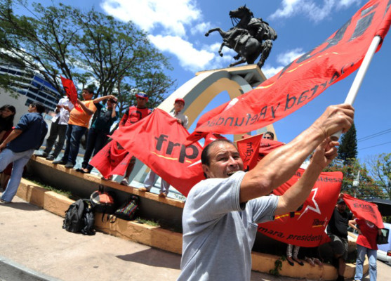 Zelayistas celebran triunfo de Hugo Chávez