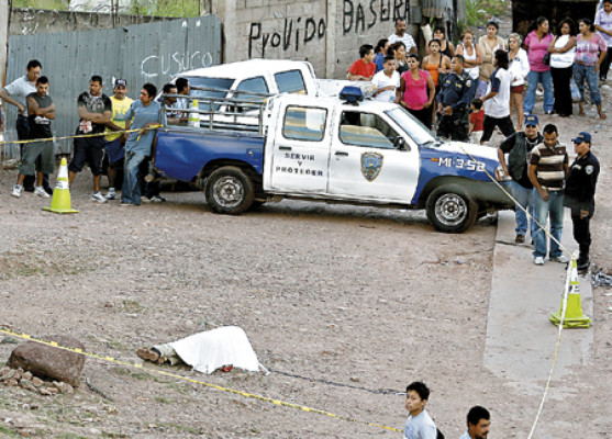 Investigan crimen contra pintor de diseños