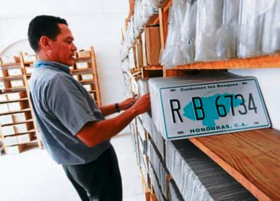 Suspenden permisos temporales para circular sin placas