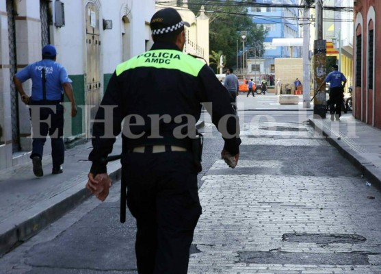 Zafarrancho en el centro de Tegucigalpa entre policías municipales y vendedores