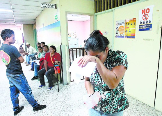 Escasez de reactivos en el HEU desata lágrimas de familiares