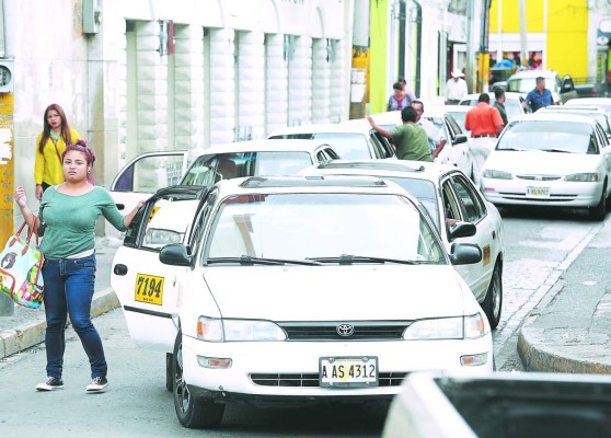 El IHTT descarta 8,000 solicitudes de permiso por irregularidades