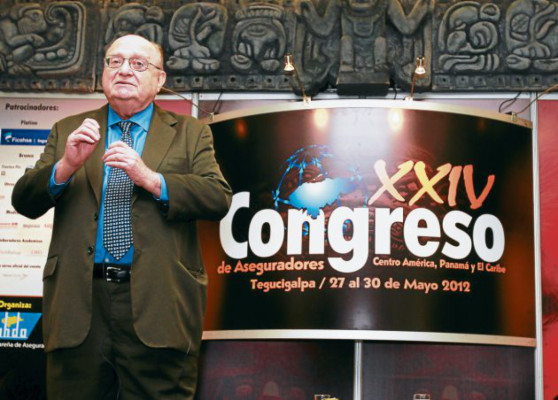 Aseguradores debaten su futuro comercial