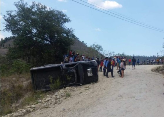 Un menor muerto y 17 heridos dejó accidente de tránsito en Gracias, Lempira