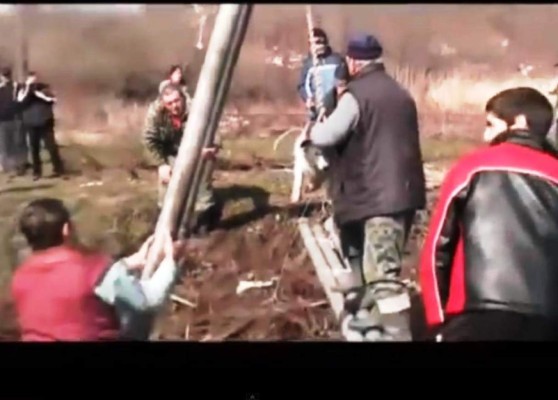 Indignante ritual búlgaro del 'giro del perro' &nbsp;&nbsp;