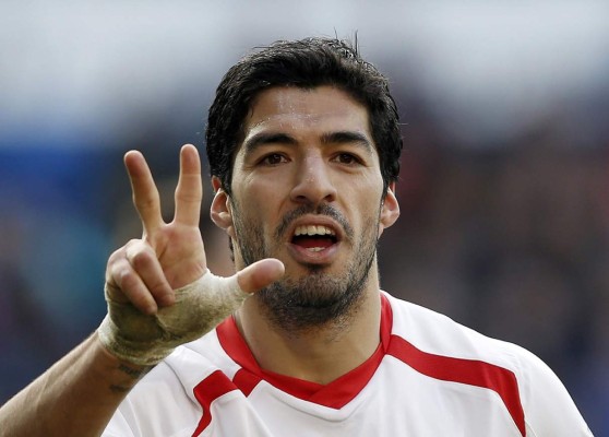 El Barcelona ficha al polémico goleador Luis Suárez