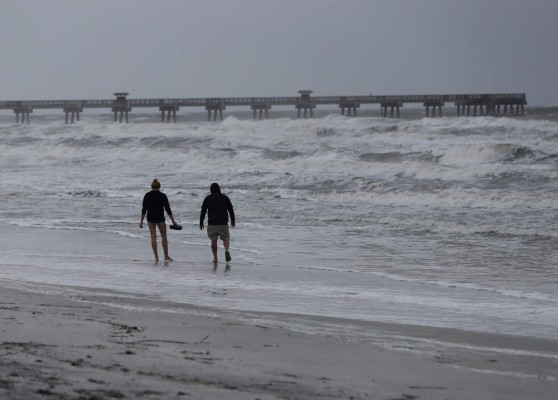 Al menos 400 muertos en Haití por el paso del huracán Matthew