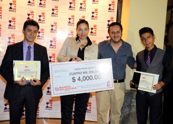 Pilar Leciñena ganó Bienal de Escultura y Cerámica