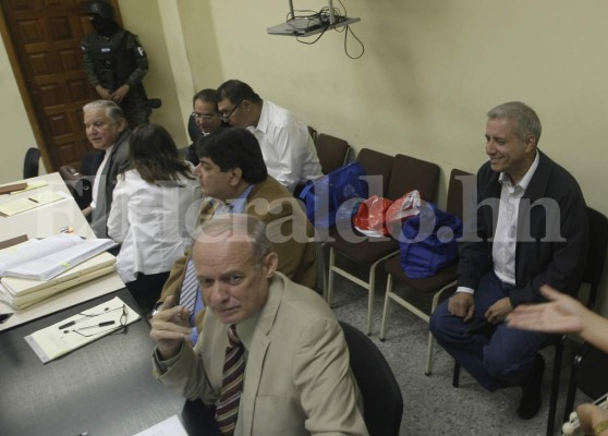 Honduras: Dimes y diretes en la audiencia por corrupción del Seguro Social