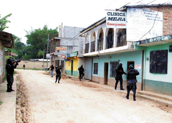 Caen médico y dos guardaespaldas por atentado contra una fiscal