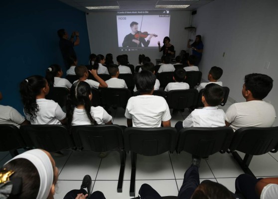 Cultivarte de Davivienda enseña a escolares a invertir su tiempo libre