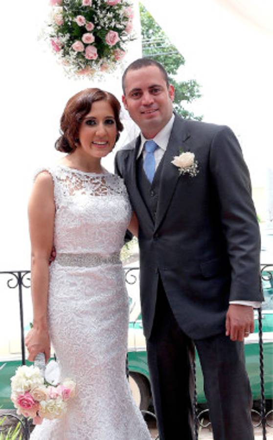 Tania y Fernando unen sus vidas ante Dios