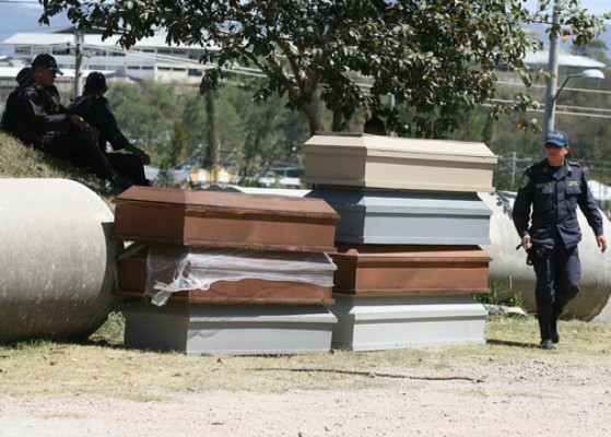 Aumentan a 361 las víctimas de incendio en cárcel de Honduras