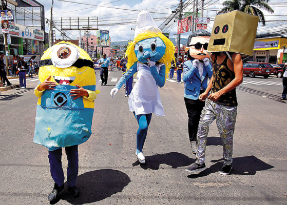 Colorido festejo en Tegucigalpa