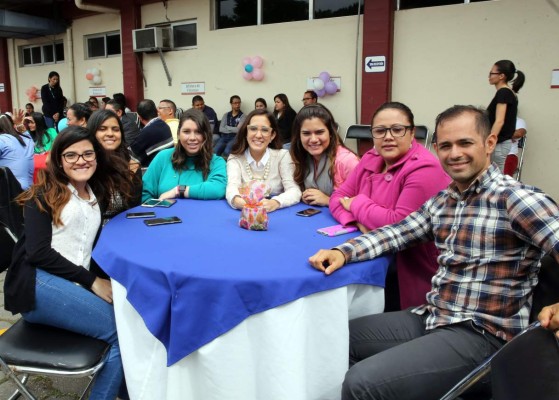 Honduras: Diario EL HERALDO festejó su 37 aniversario con bombos y platillos