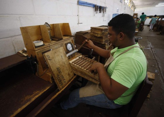 Los puros, un maridaje perfecto de humo y placer