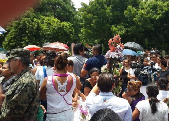 Santa Rita da el último adiós al periodista hondureño Herlyn Espinal