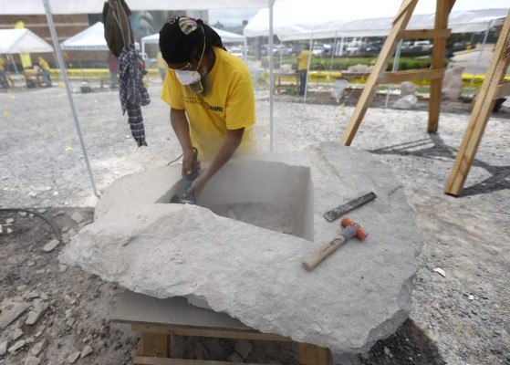 Honduras en el cincel de los escultores