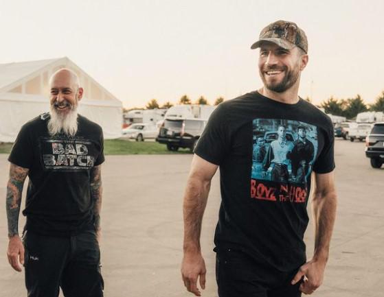 ¿Quién es Sam Hunt y por qué su esposa lo acusa de adúltero?